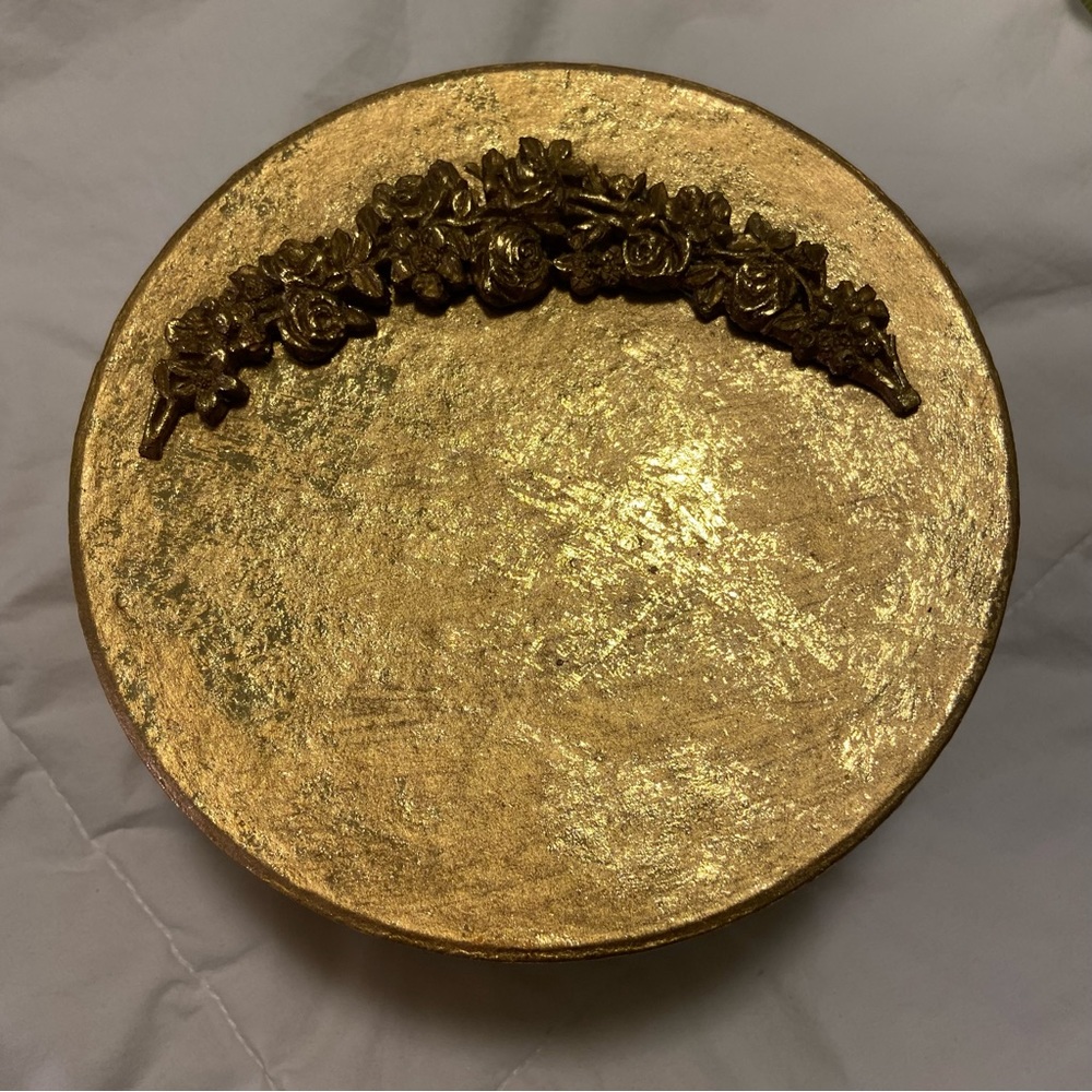 NWOT Round Box - Picture 7 of 9